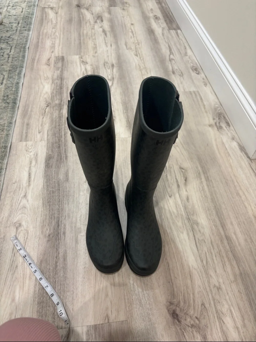 Helly Hansen Classic Women's Black and green Floral Rain Boots size 9